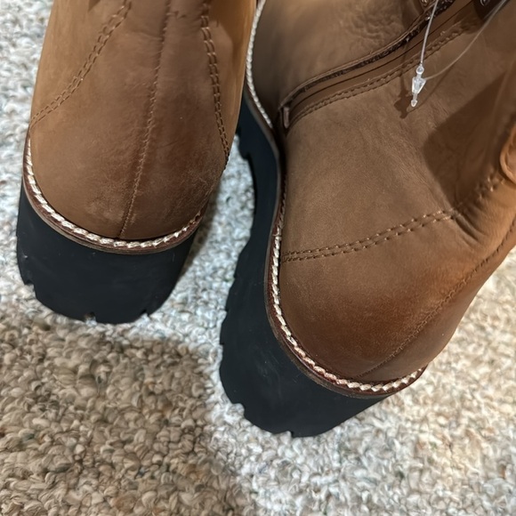 NEW! Dagger Waterproof Nubuck Leather Booties - Size 8.5 - Picture 6 of 13